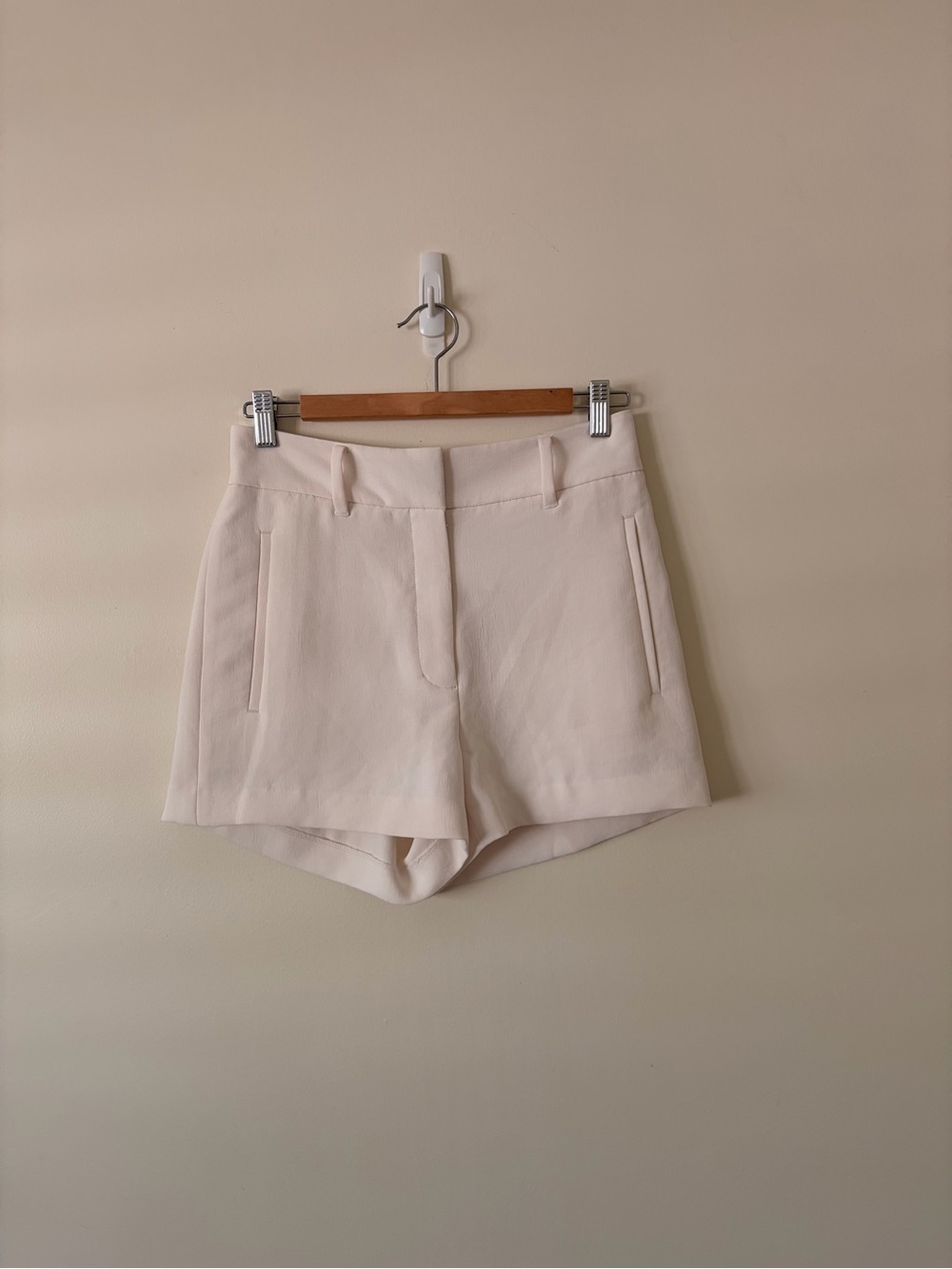 Wilfred Ivory Tailored Shorts